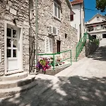 Old Town 아파트 *