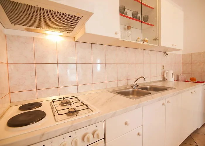 Old Town Apartment *