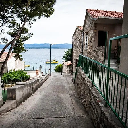 Old Town Apartment *
